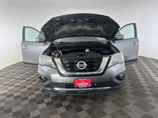 Used 2017 Gray Nissan SL image 11