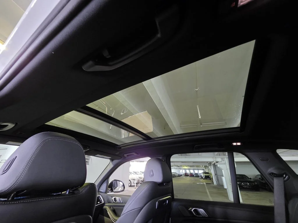 New 2026 Alpine White BMW sDrive40i image 11
