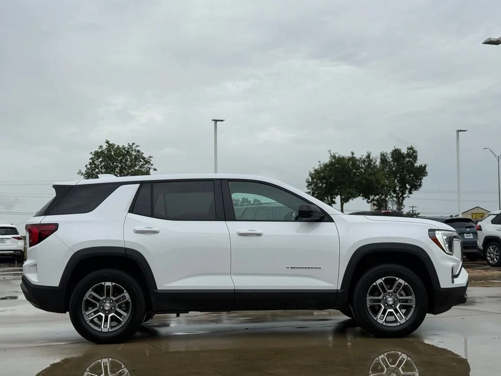 Used 2026 White GMC Elevation image 5