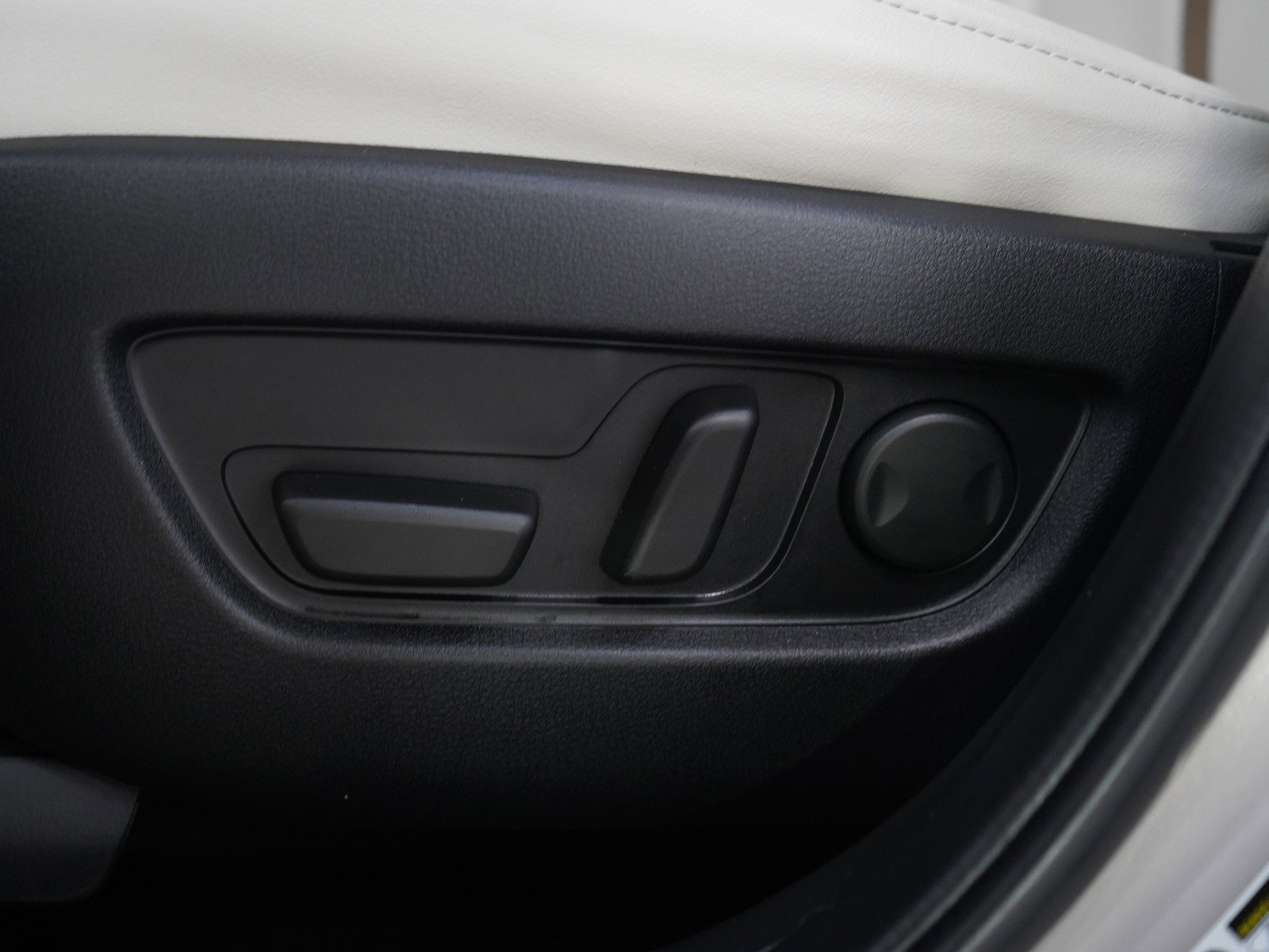 Certified Used 2024 Platinum Quartz Mazda Premium Plus image 30