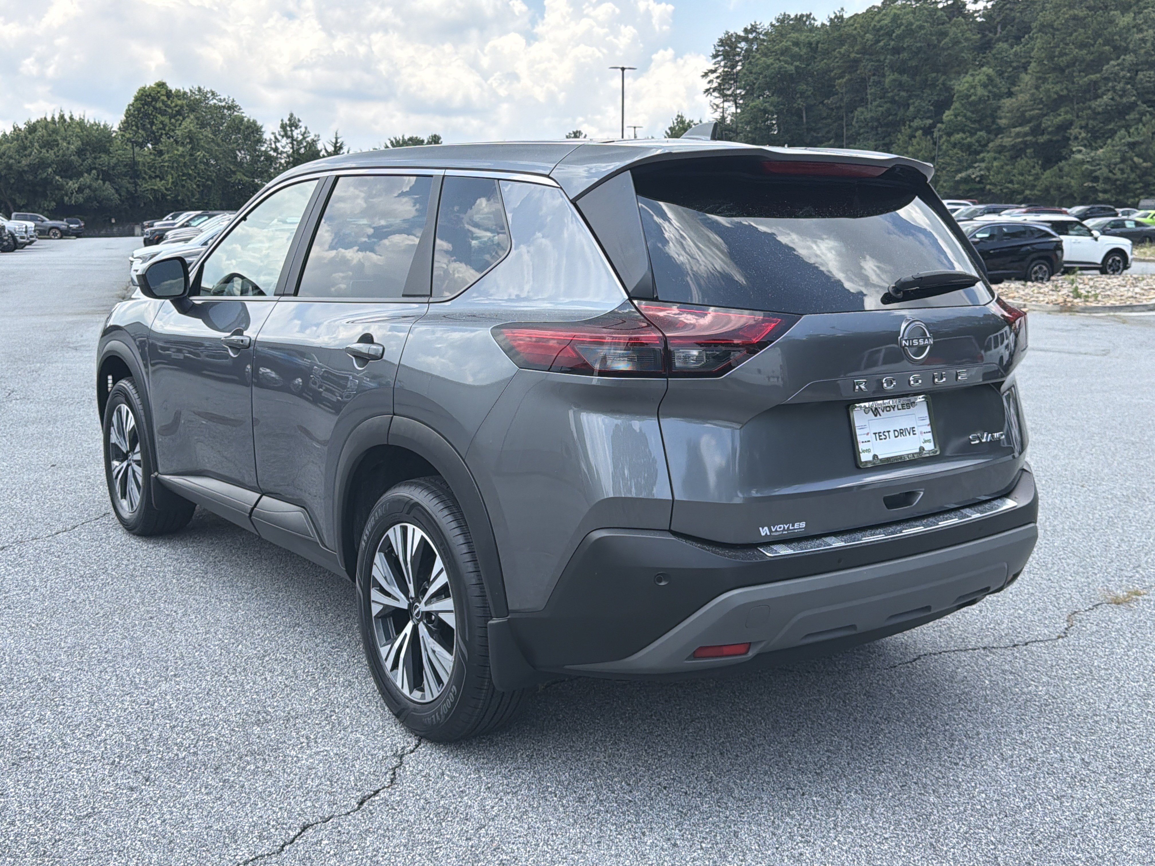 Used 2023 Gun Metallic Nissan SV image 6