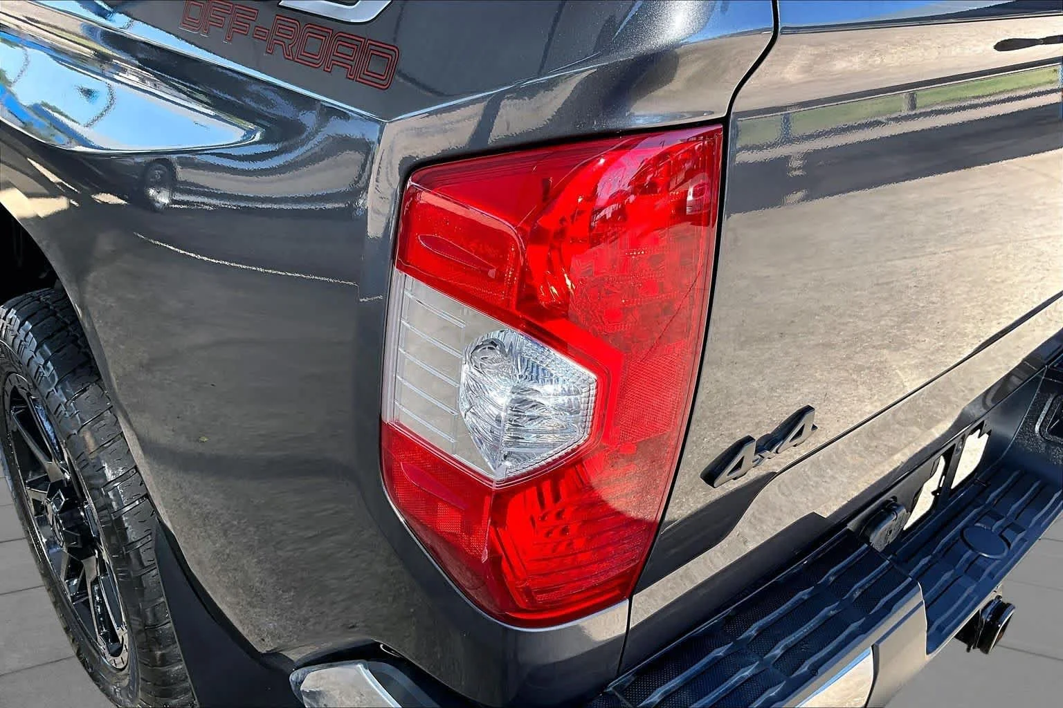 Used 2020 Magnetic Grey Metallic Toyota SR5 image 29