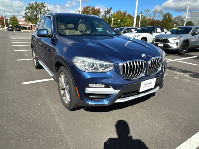 Used 2018 Blue BMW xDrive30i image 3