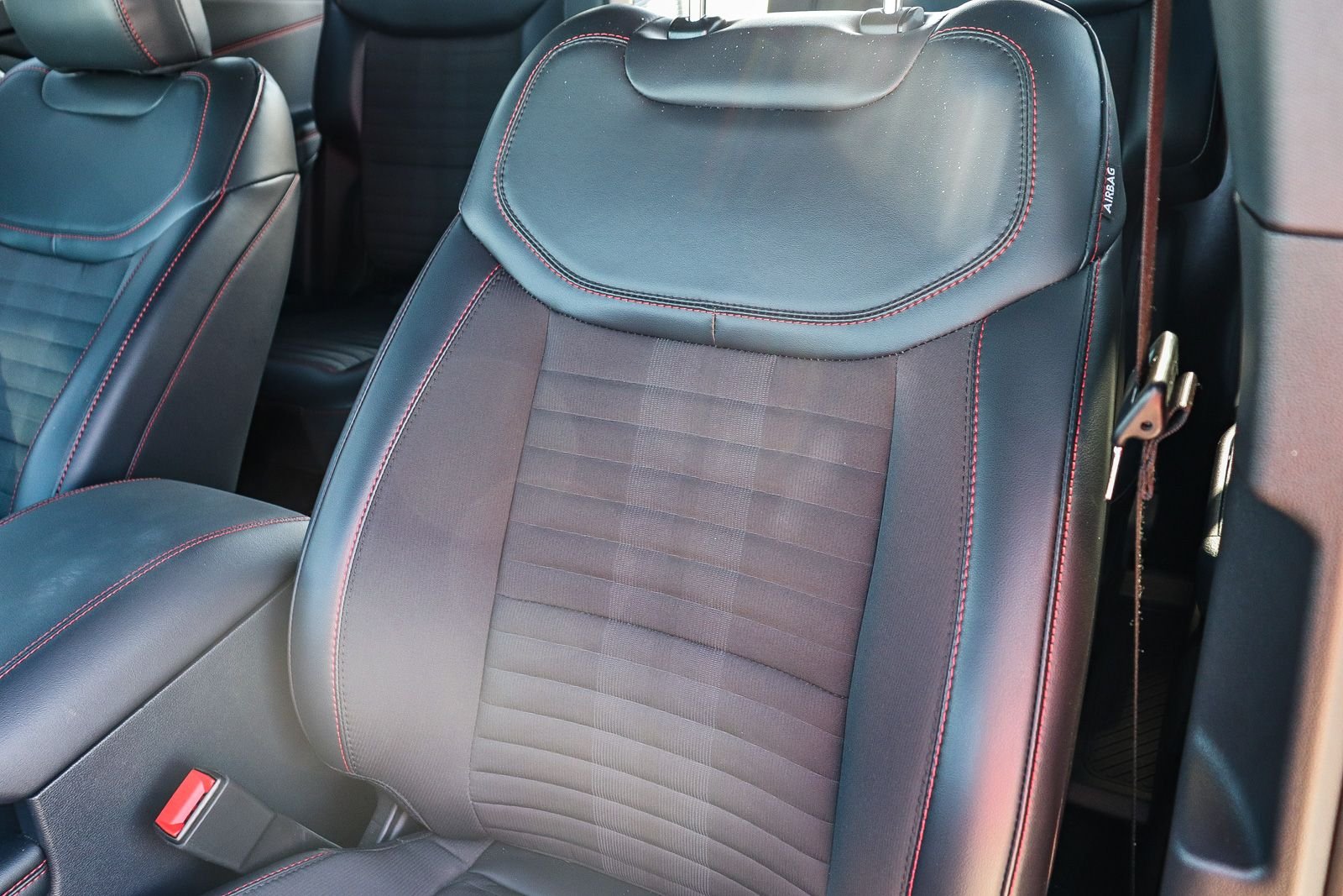 2026 Ford Explorer ST-LINE - Photo 26