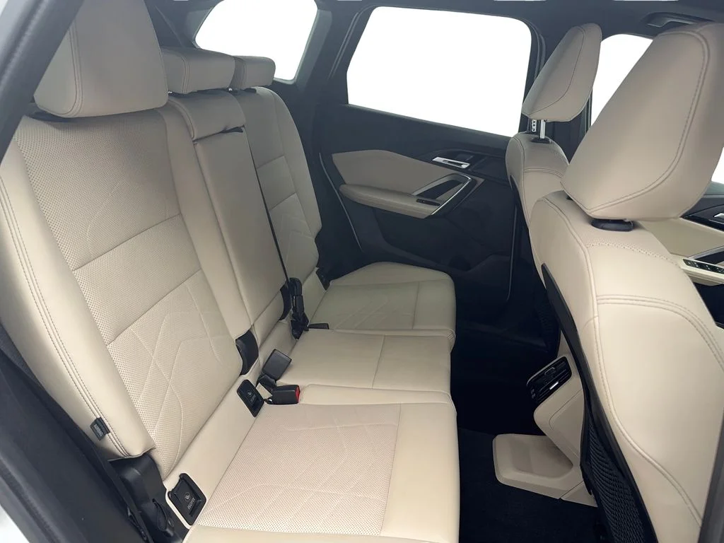 Used 2024 White BMW xDrive28i image 28