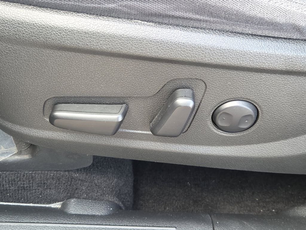 Used 2023 Blue Hyundai SEL image 15