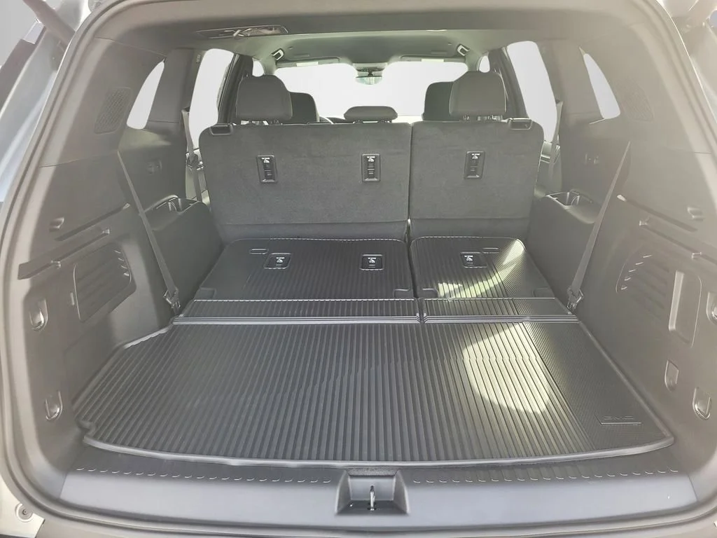 2026 GMC Acadia Elevation - Photo 7