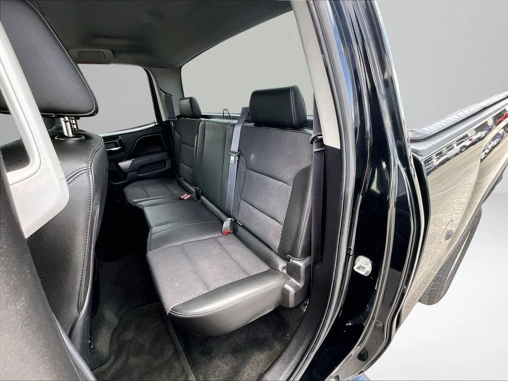 Used 2015 Black GMC SLE image 28