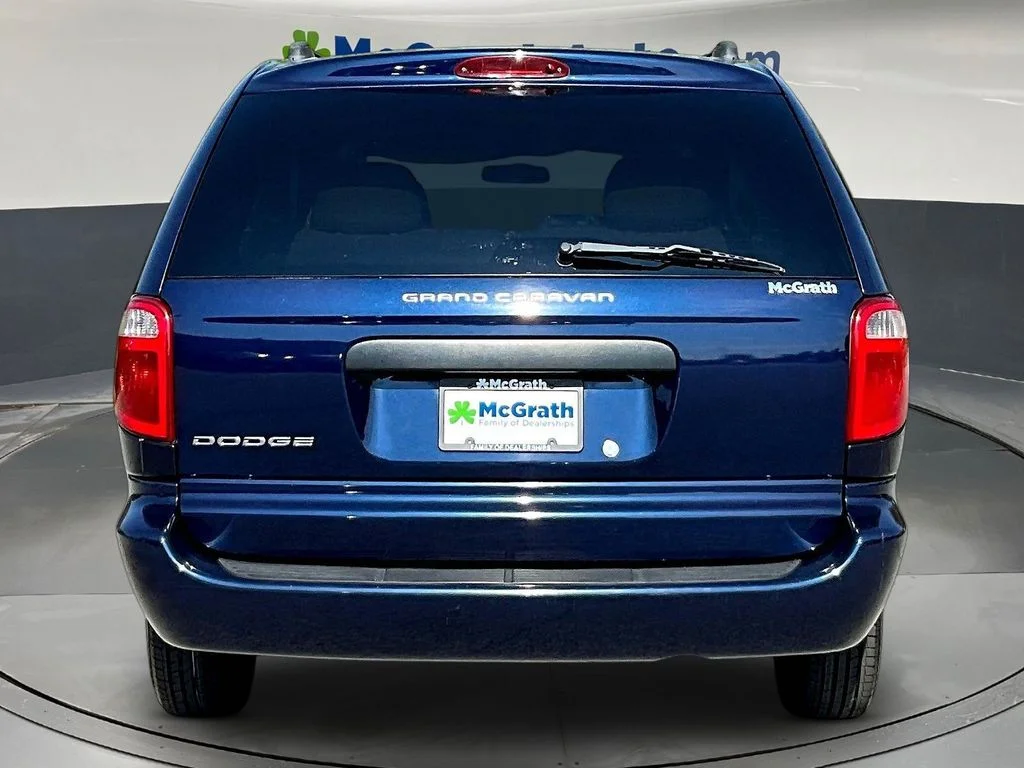 Used 2005 Blue Dodge SE image 6