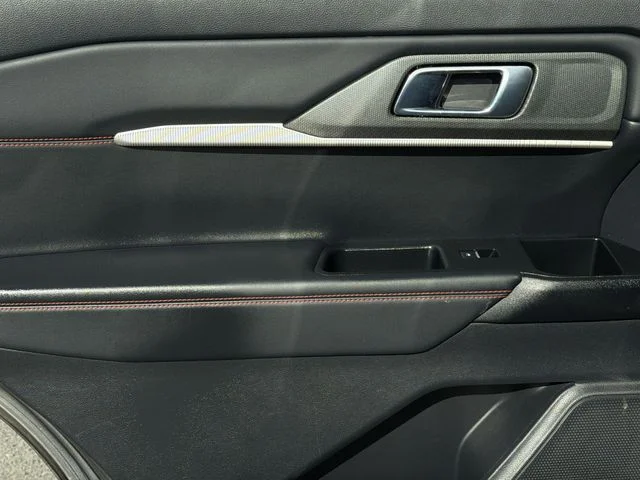 Used 2025 Gray Ford ST-Line image 21