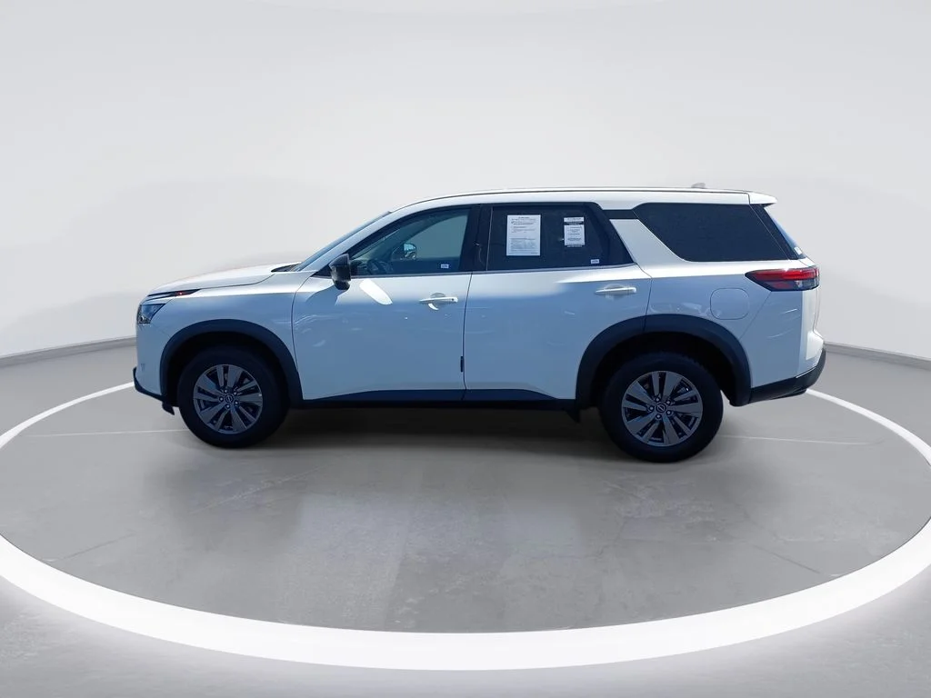Used 2024 White Nissan S image 5