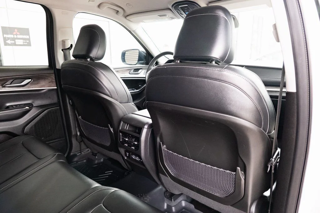Used 2023 White Jeep Limited image 22