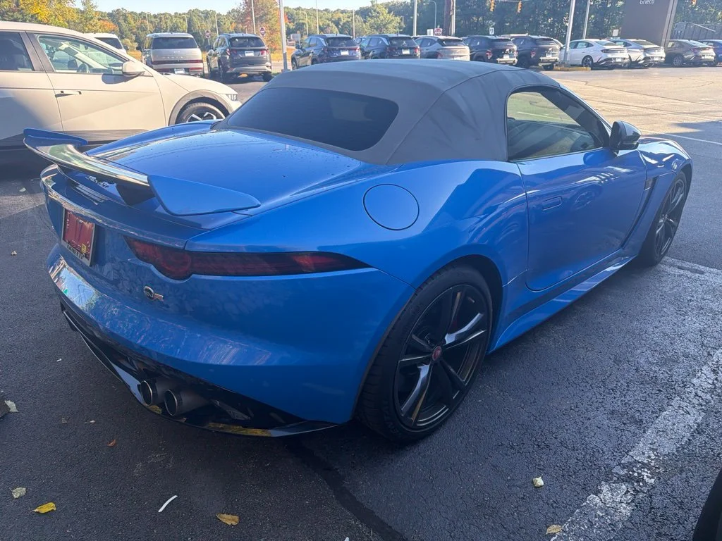 Used 2018 Ultra Blue Metallic Jaguar SVR image 5