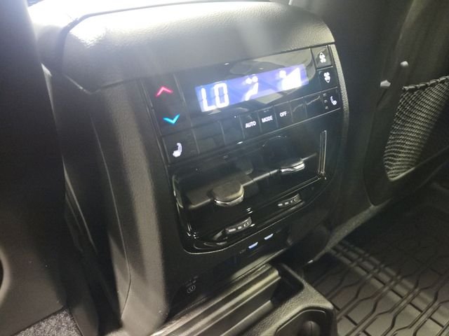 New 2026 Silver Zynith Exterior Paint Jeep Limited image 20