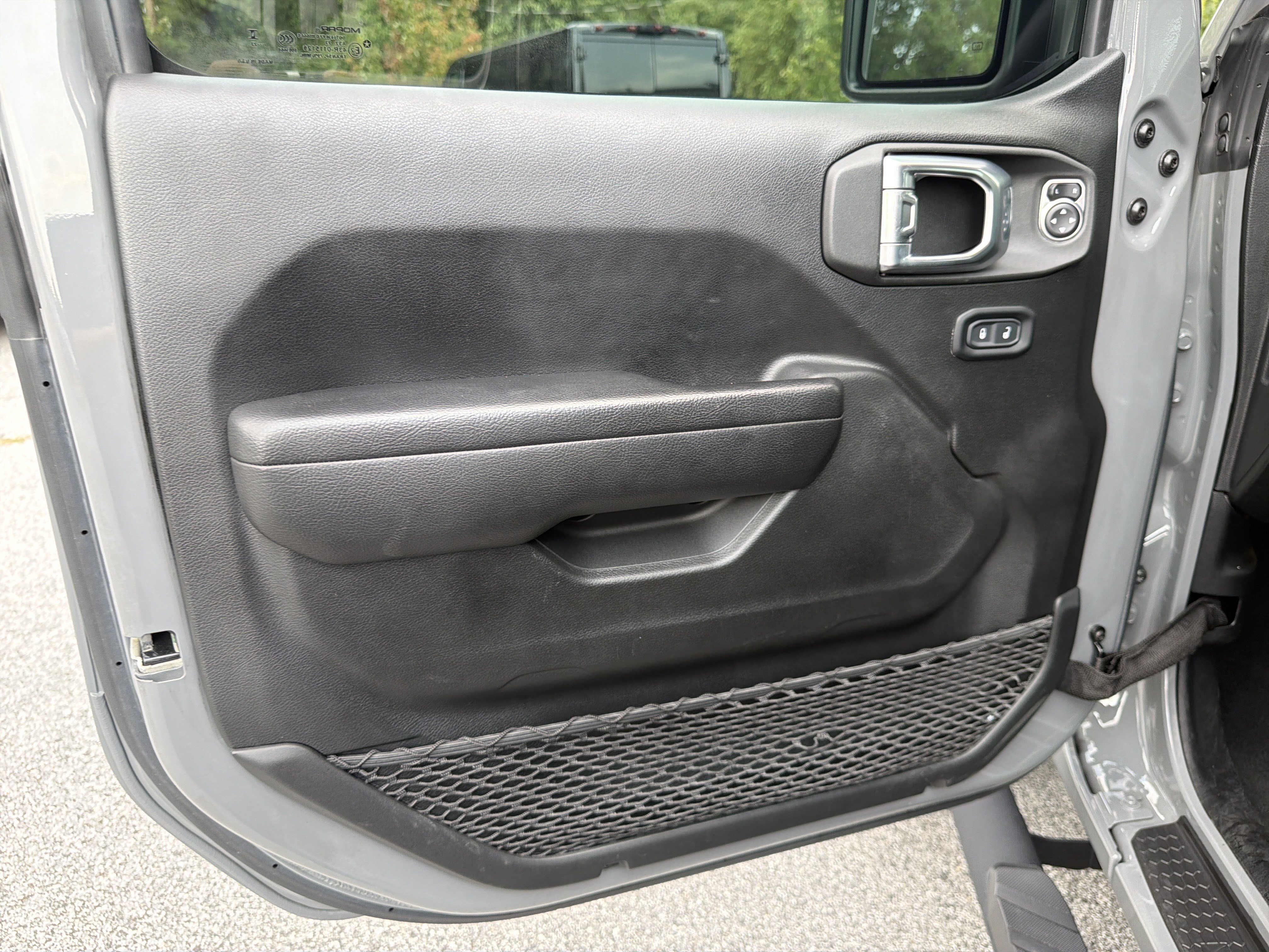 Used 2023 Sting-Gray Clearcoat Jeep Sport image 12