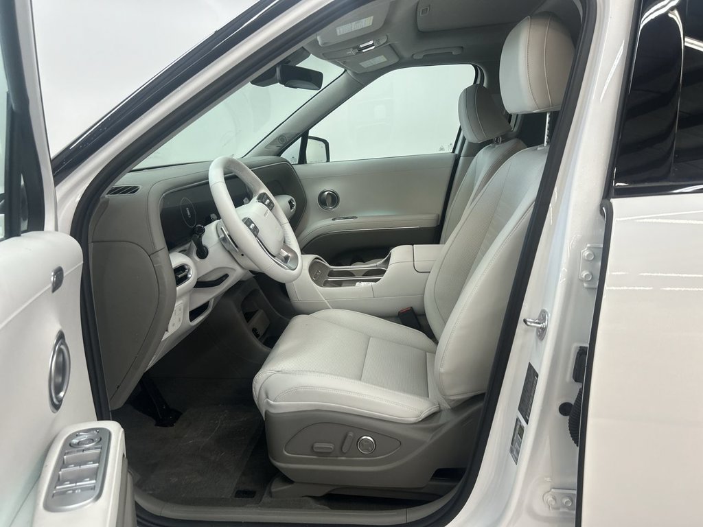 Used 2026 White Pearl Hyundai Limited image 12