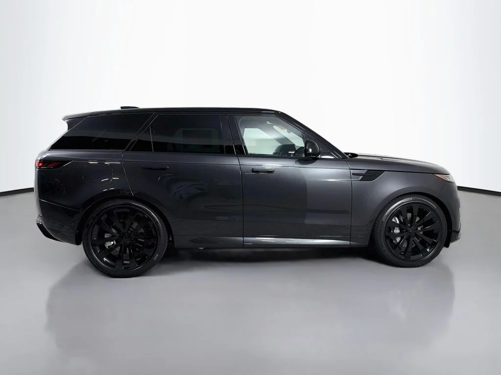 New 2027 Carpathian Grey Prem Met Land Rover Dynamic SE image 4