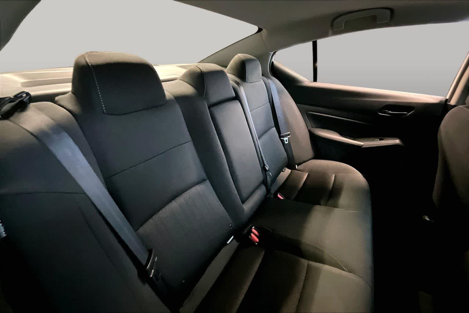 Used 2025 Glacier White Nissan SV image 19