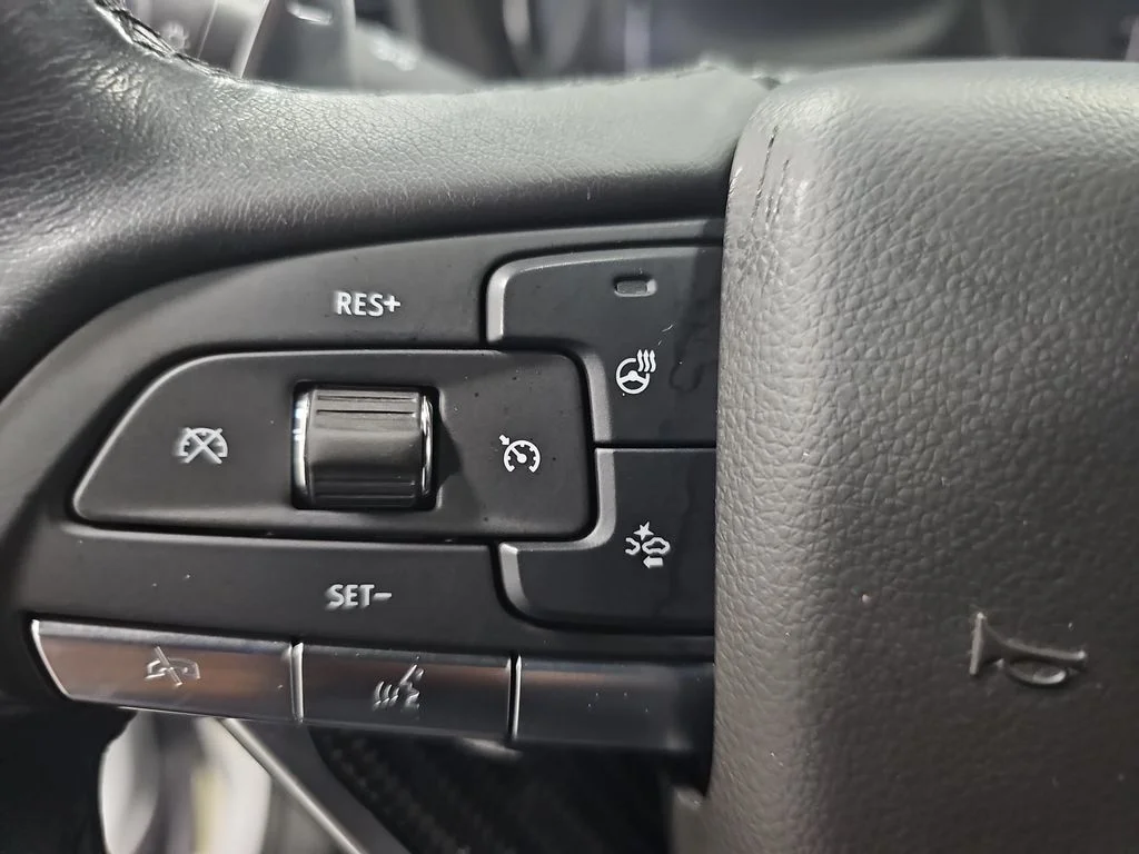Used 2020 White Cadillac Sport image 18