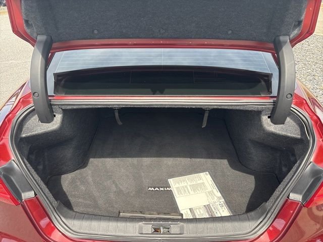 Used 2016 Red Nissan Platinum image 27