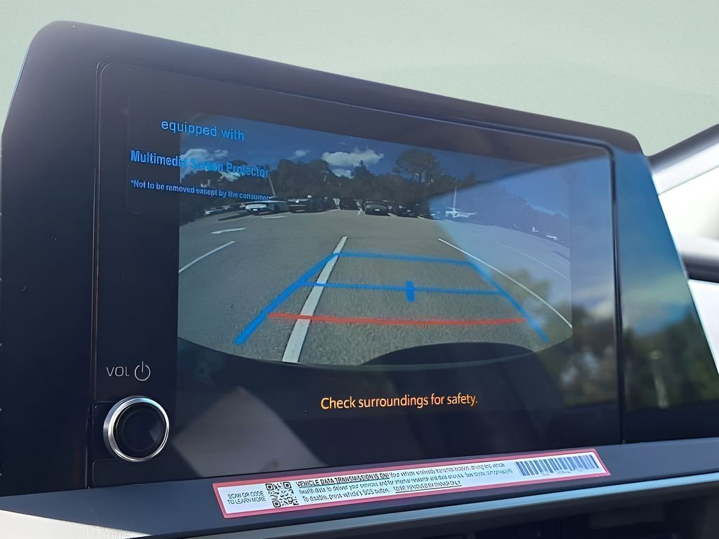 2026 Toyota Prius Plug-in Hybrid SE - Photo 23