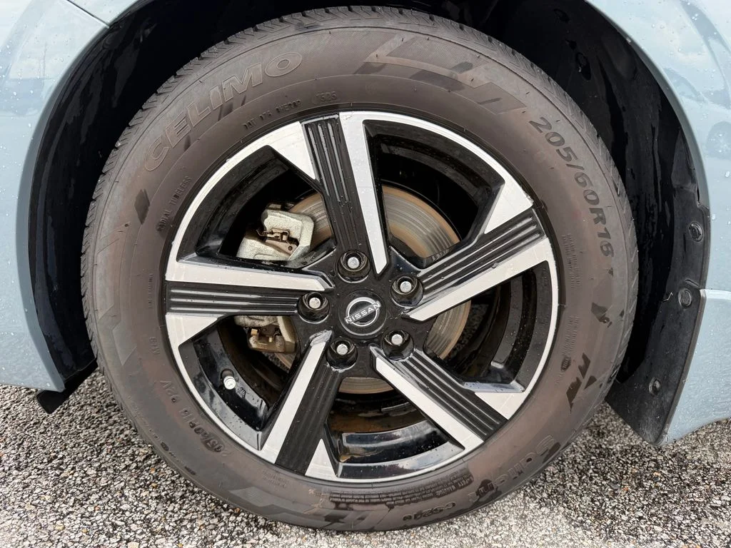 Used 2024 Gray Nissan SV image 24