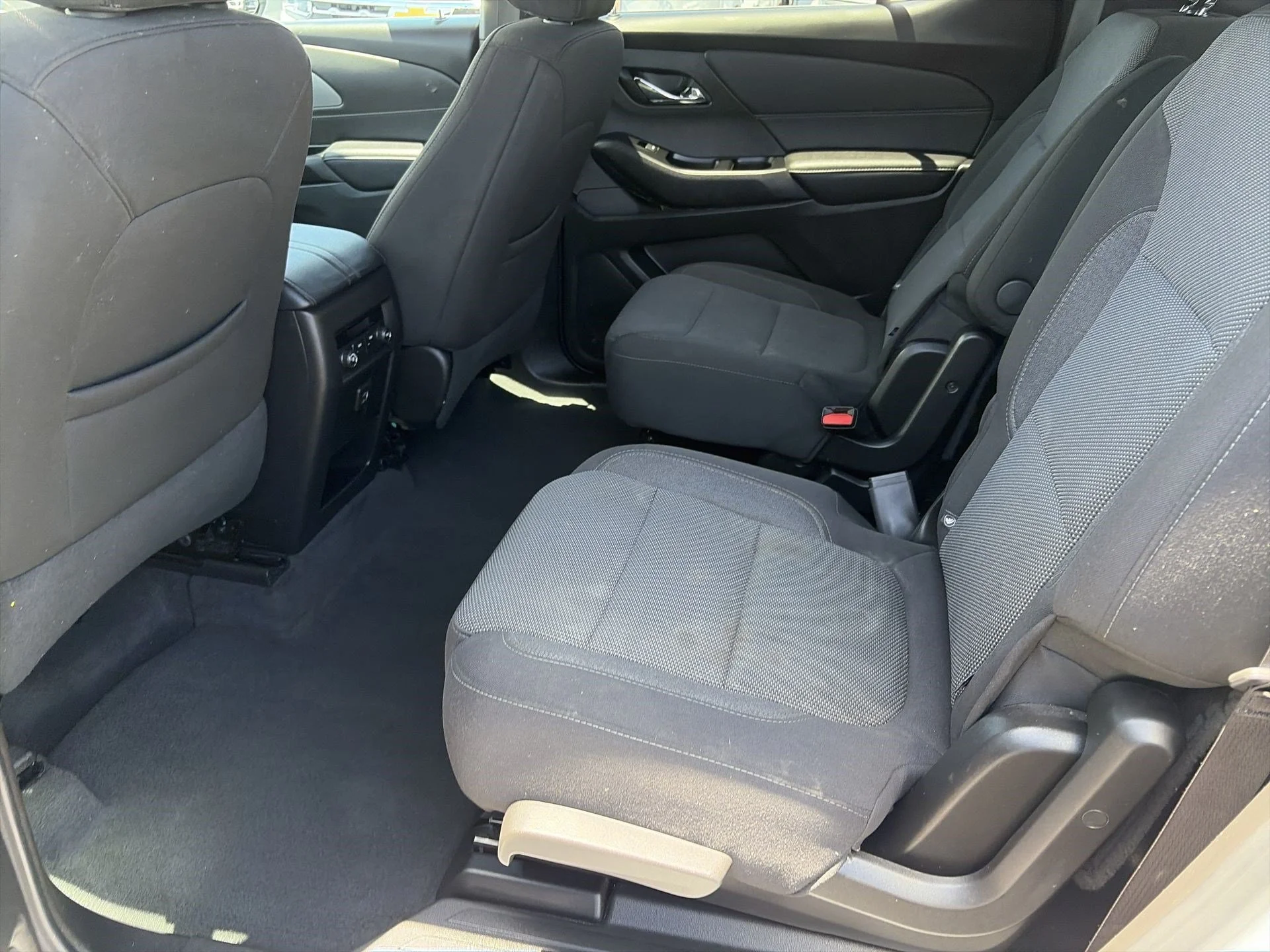 Used 2023 Summit White Chevrolet LT Cloth image 27
