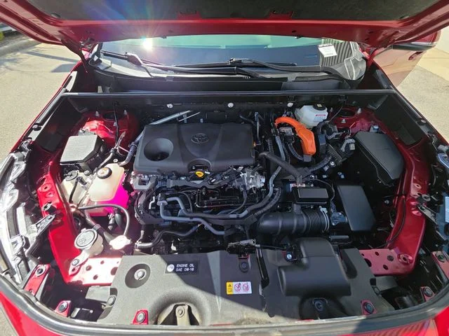 Used 2023 Red Toyota XLE Premium image 31