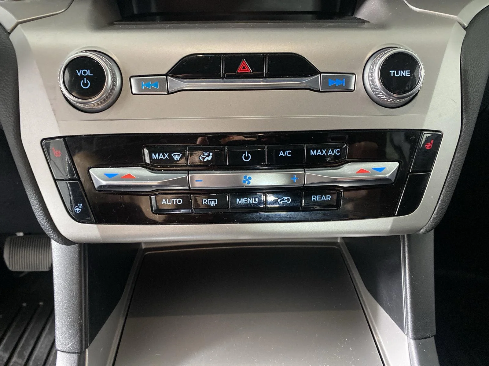 Used 2020 Agate Black Ford XLT image 22