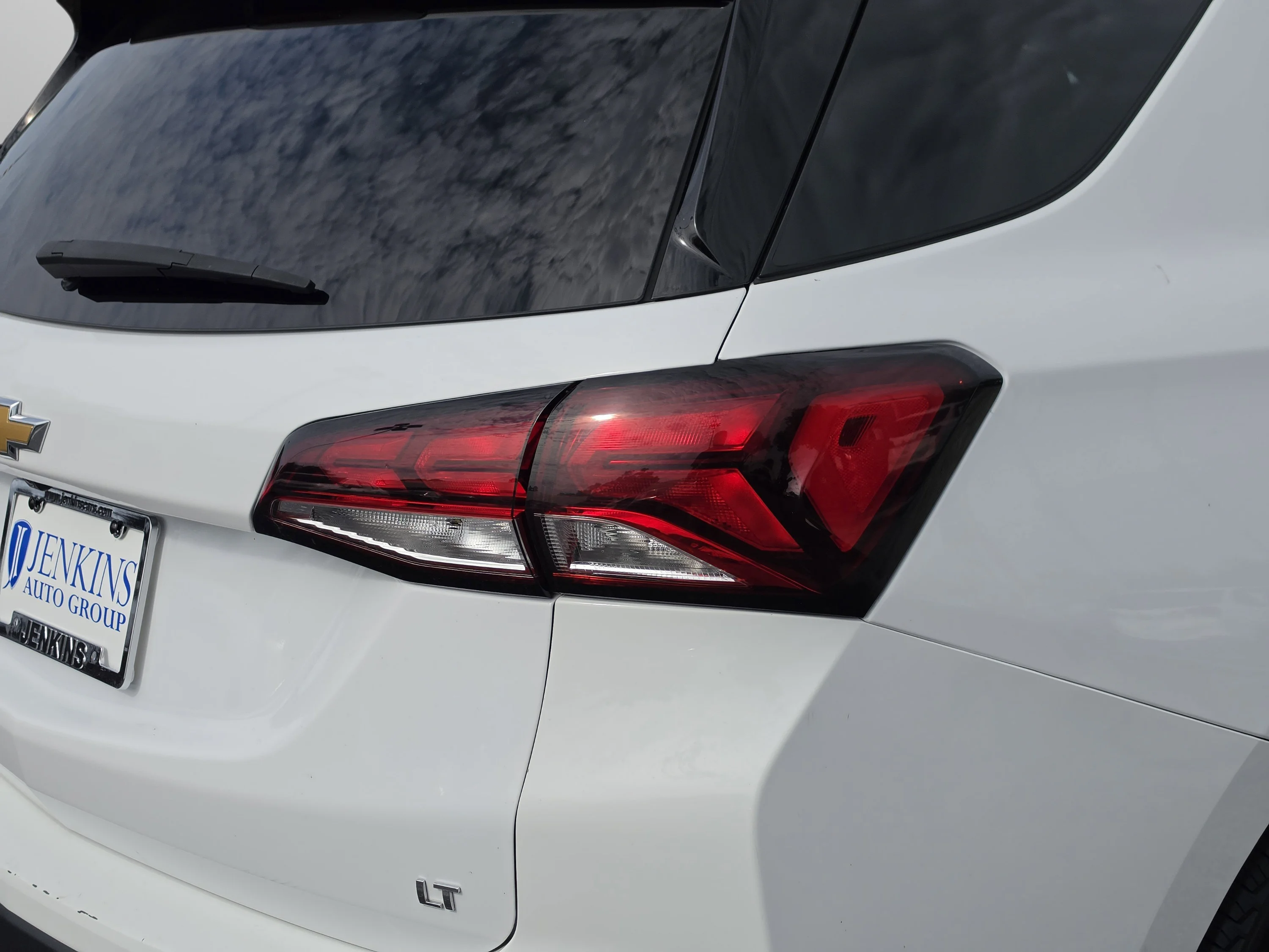 Used 2024 Summit White Chevrolet LT image 38