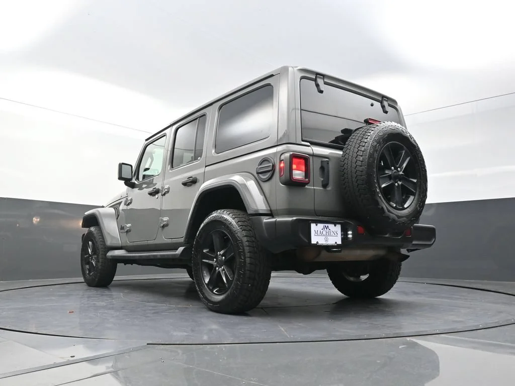Used 2021 Gray Jeep Unlimited Sahara Altitude image 29