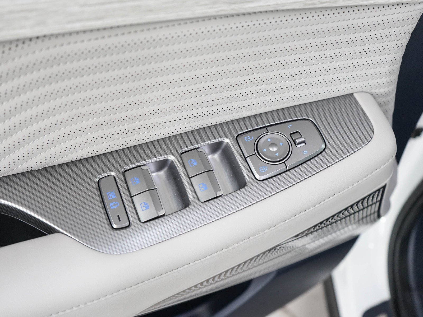 Used 2023 Hyper White Hyundai Calligraphy AWD image 21