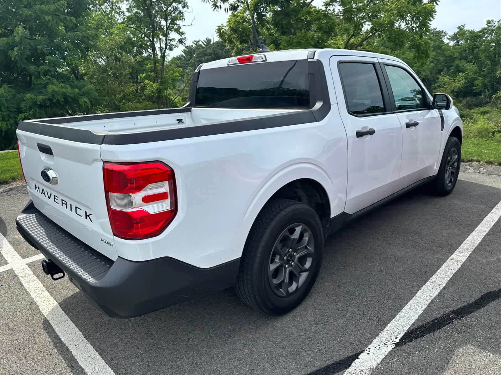 Used 2023 Oxford White Ford XLT image 13