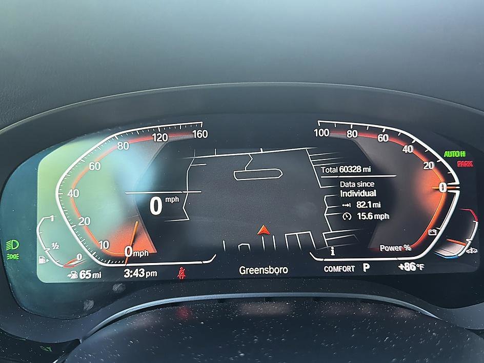Used 2021 Black Sapphire Metallic BMW 540i image 14
