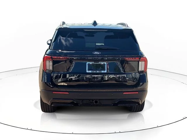 New 2027 Black Metallic Ford ST-Line image 6