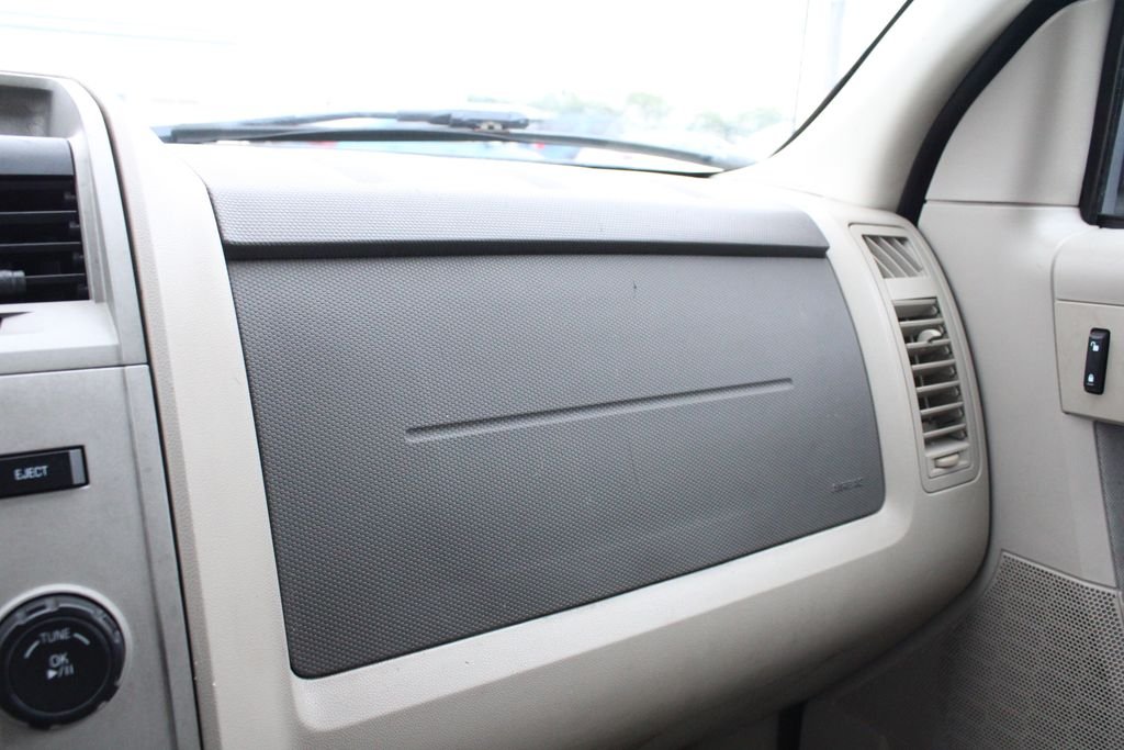 Used 2010 Black Ford XLT image 17