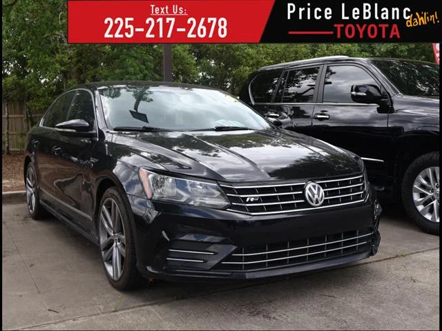 2017 Volkswagen Passat 1.8T R-Line w/ Comfort Pkg. Auto's photo