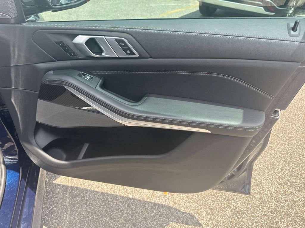 Used 2021 Blue BMW M50i image 11