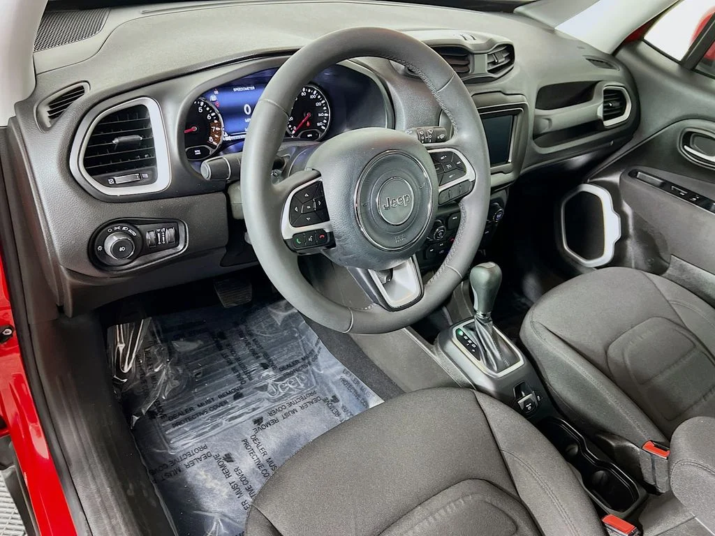 Used 2021 Red Jeep Latitude image 9