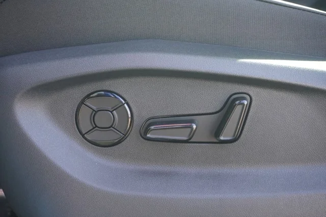 New 2026 Pure White Volkswagen 2.0T SE image 20