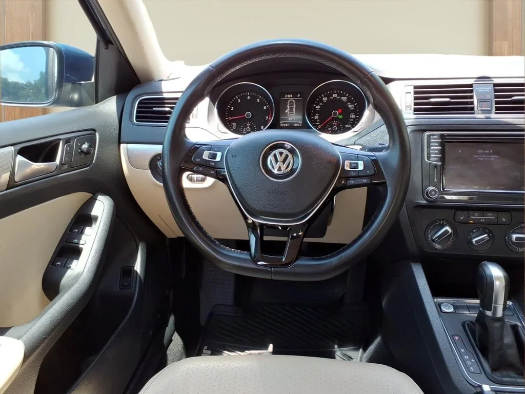 Certified Used 2017 Blue Volkswagen 1.4T SE image 22
