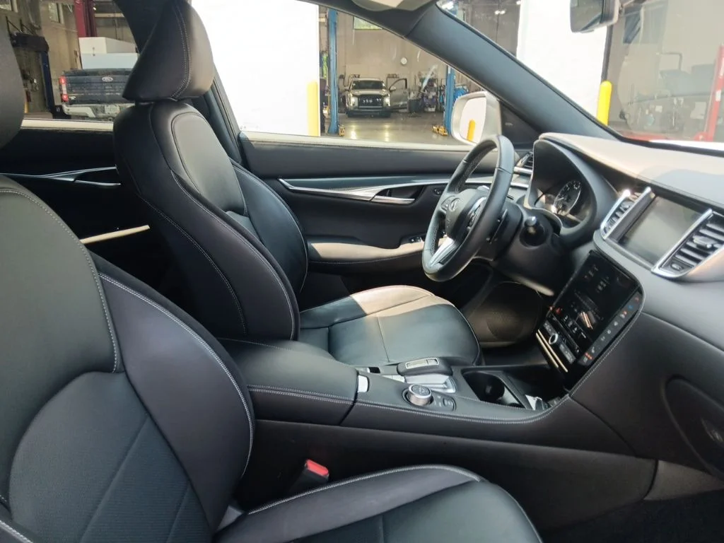 Used 2025 Radiant White INFINITI SPORT image 33
