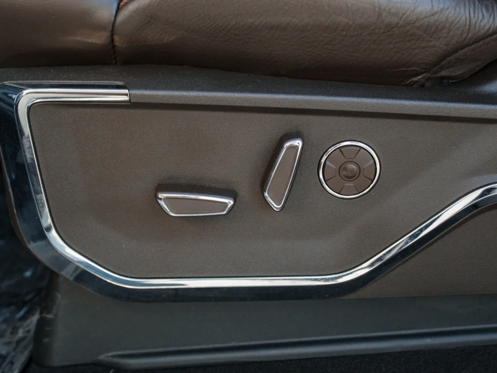 Used 2025 Star White Metallic Tri-Coat Ford King Ranch image 13
