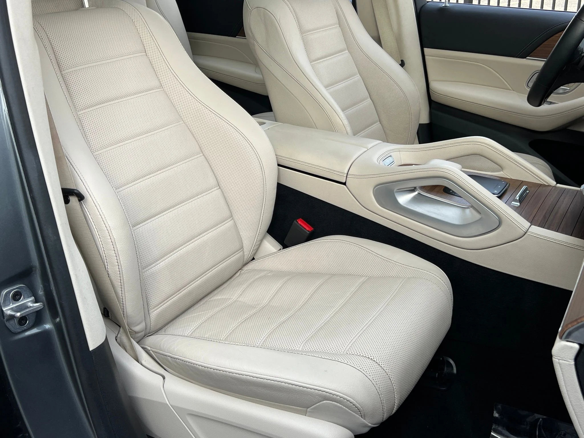 Used 2023 Gray Mercedes-Benz GLS 580 image 18