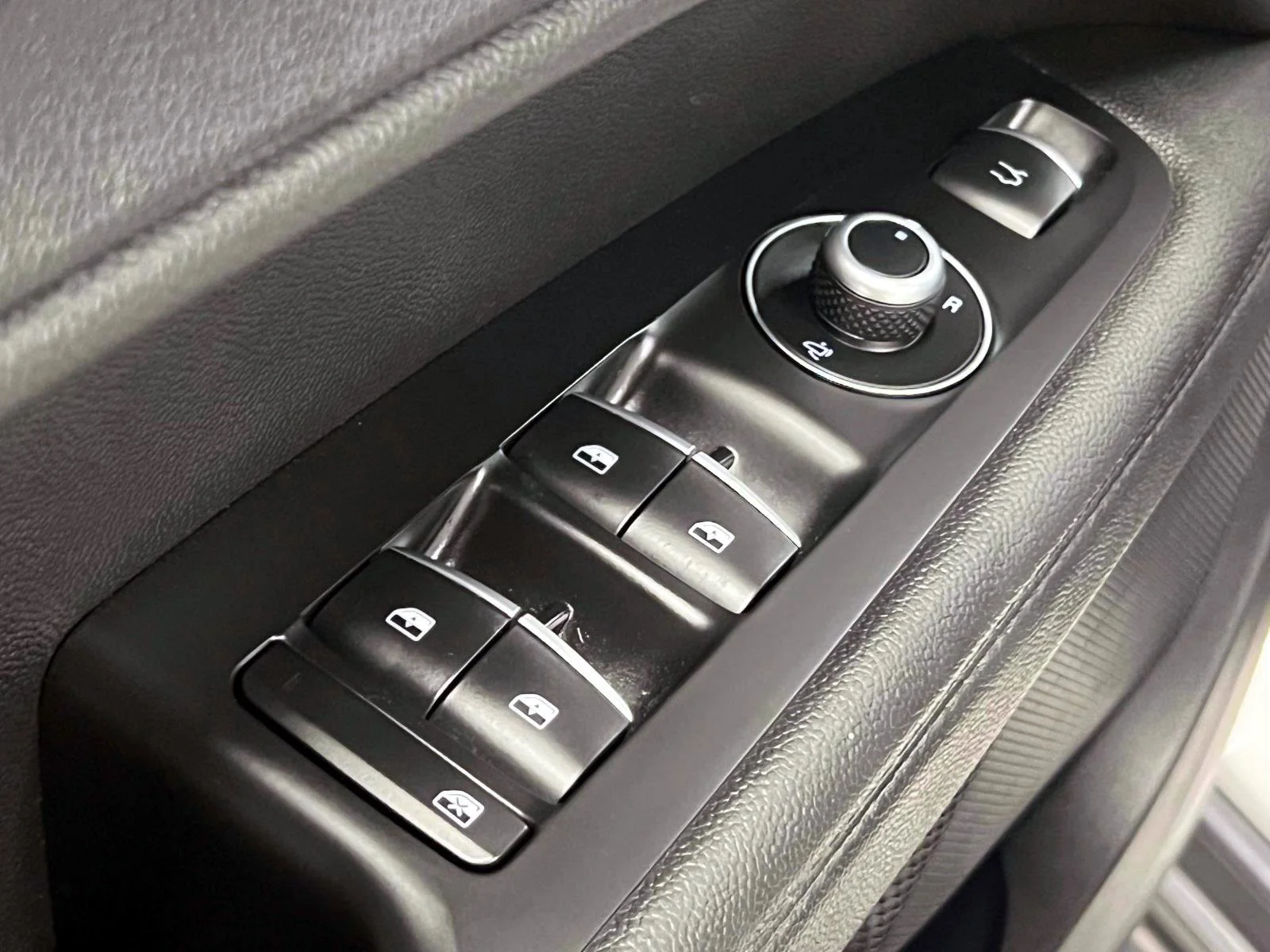 Used 2023 Alfa White Alfa Romeo Ti image 17