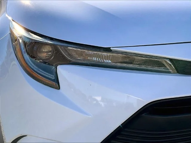Used 2025 White Toyota LE image 36