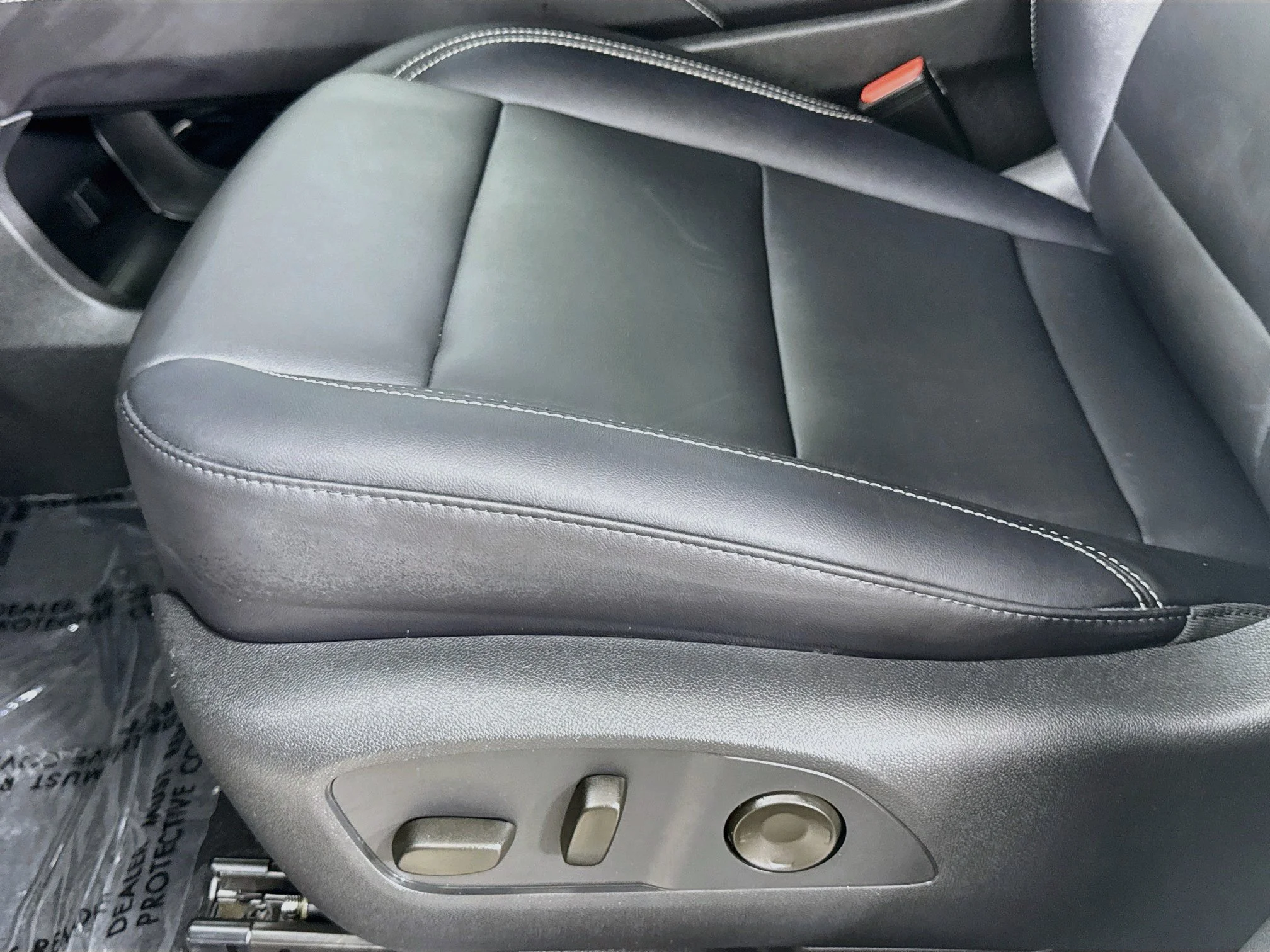 Used 2024 Summit White GMC Elevation image 22