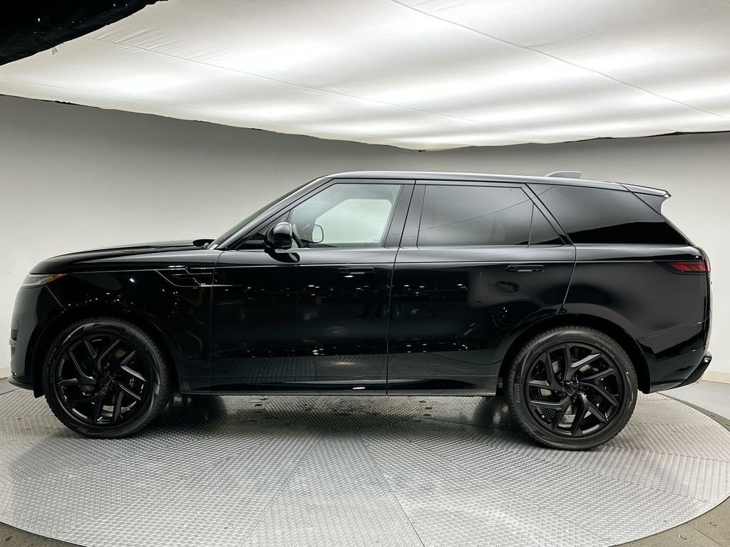 New 2026 Santorini Black LAND ROVER Dynamic SE image 10
