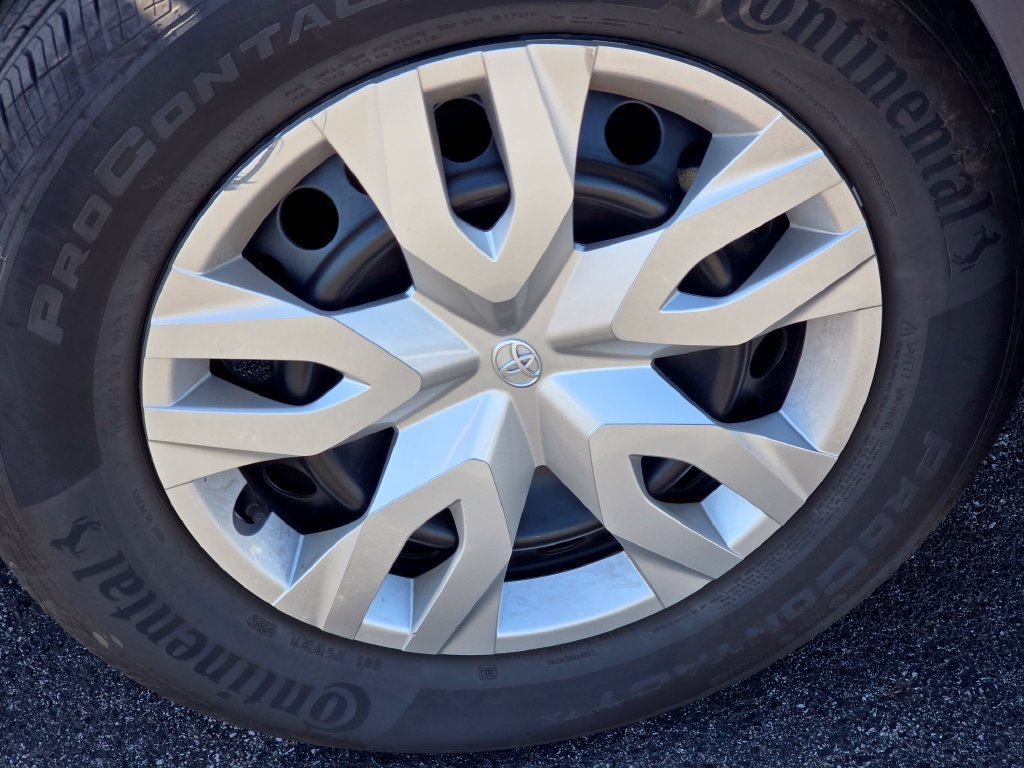 Used 2026 Black Toyota L image 7