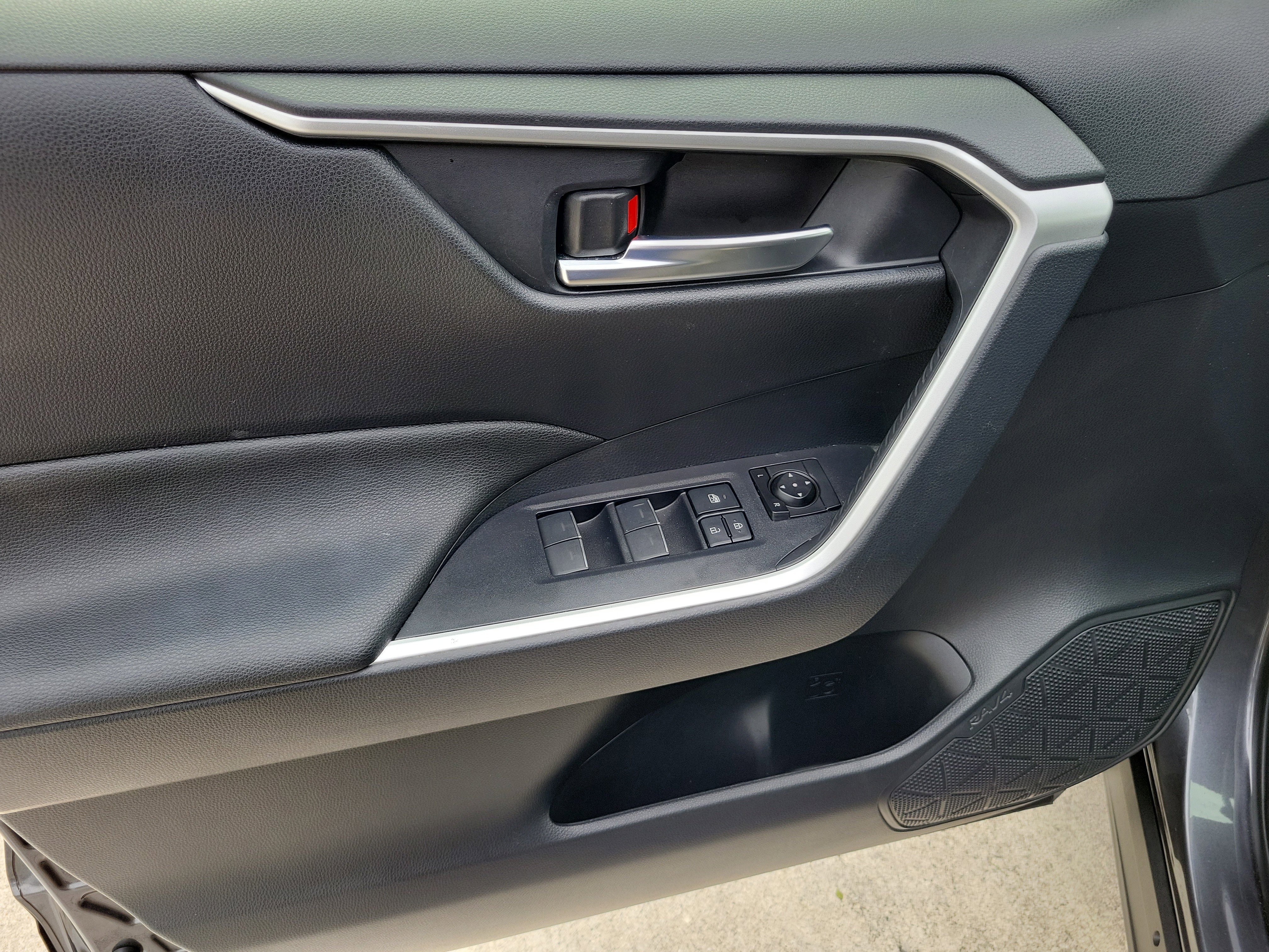 Used 2024 Magnetic Gray Metallic Toyota SE image 21